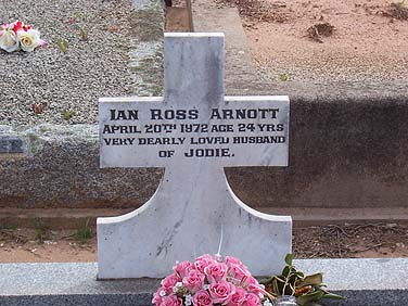 IAN ROSS ARNOTT